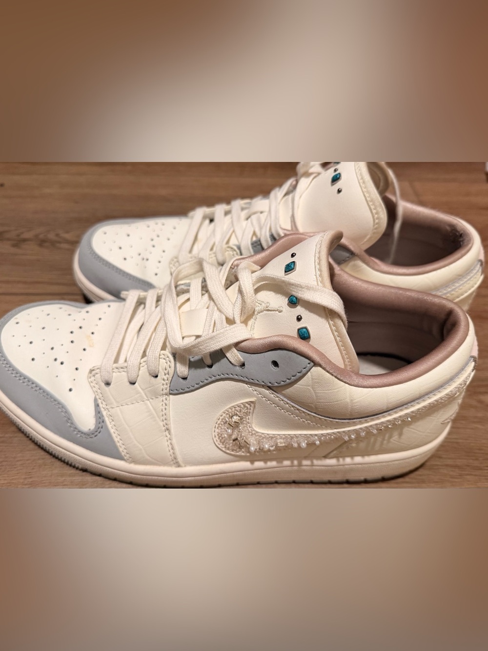 Nike Women's Sneakers White & Pink